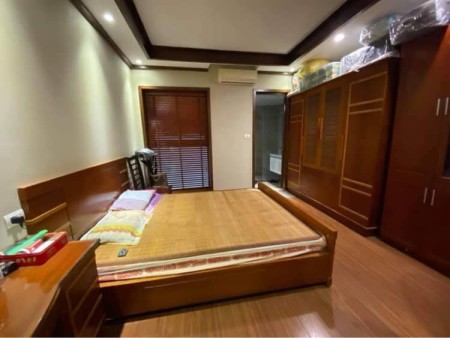 Bán nhà đường láng, diện tích 50m, 5 tầng, phân lô, oto đỗ,Kinh doanh