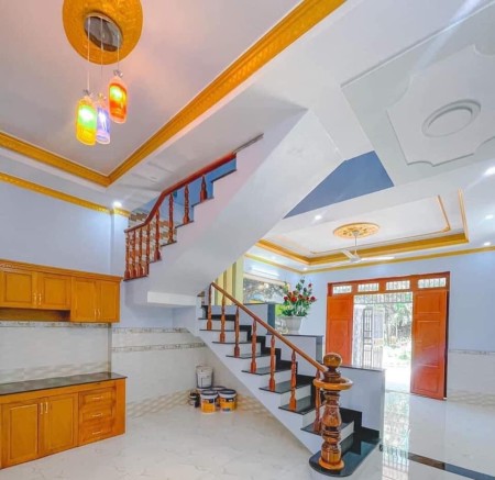 Bán nhà mặt tiền ngay trung tâm thành phố Thuận An sổ hồng riêng, giá yêu thương, lhcc
