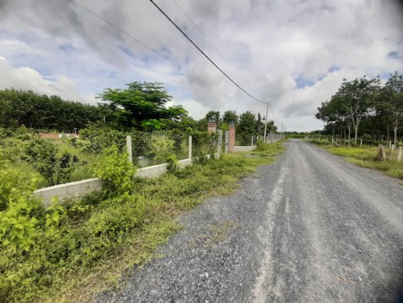 Bán lô đất 1200m2 nằm ngay khu dân cư trục đường chính Nguyễn Thị Rành giá 1.6 tỷ