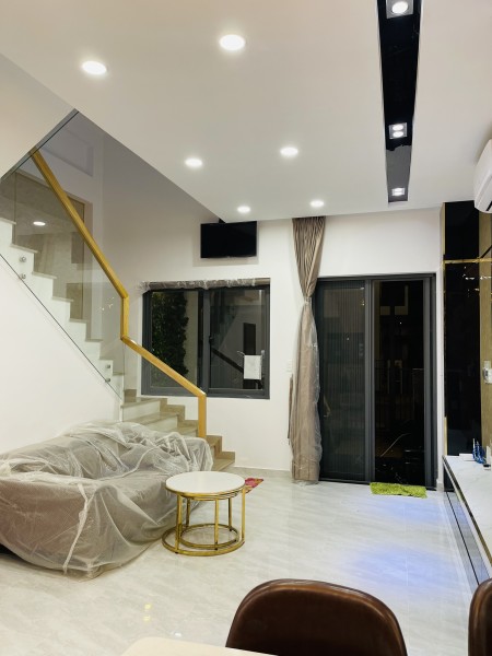 Nhà nguyên căn 4 tầng diện tích sử dụng 175m² Bến Lức chủ ngộp bán lỗ 700 triệu