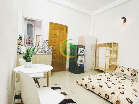 Phòng sutdio 25m2 đầy đủ nội thất cao cấp nằm gần chợ Hoa thám và đường K300