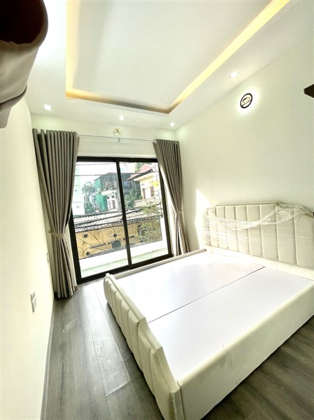 Bán nhà Minh Khai diện tích 55m2 giá 4,4 tỷ siêu thoáng, khu vực kinh doanh sầm uất