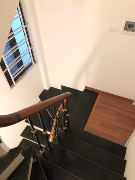 Bán Nhà Minh Khai, diện tích sử dụng 45m2, 4 tầng, giá bán 3.5 tỷ chính chủ làm việc nhanh, sổ sẵn