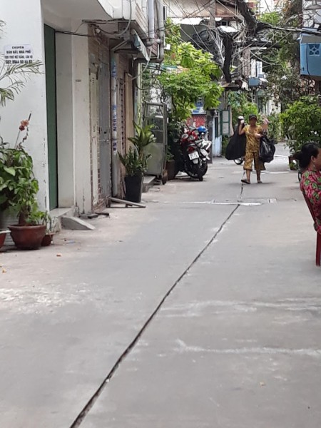 Bán nhà hẻm xe hơi đường Trần Hưng Đạo, Quận 1, giá rẻ dtsd 45m2, 3 lầu đúc kiên cố