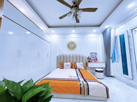 Nhà Quận Hà Đông, mới tinh khôi ô tô đỗ cạnh nhà công viên cách nhà 1 bước chân, gia 4.3 tỷ