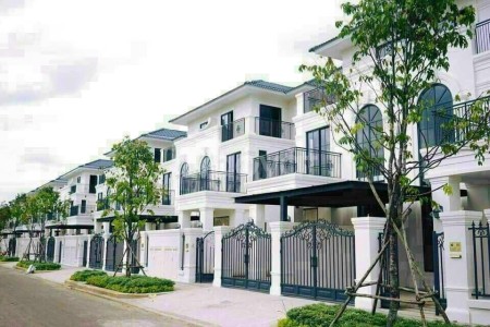 Cần bán căn nhà phố Aqua City dt 8x20 nằm vị trí trung tâm khả năng sinh lời cao, giá 7.8 tỷ
