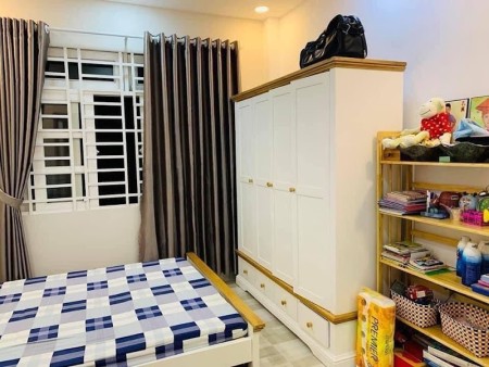 Bán nhà Hẻm Xe Hơi Đường Đinh Tiên Hoàng, Bình Thạnh, giá rẻ 43m2, 4 lầu, 6 phòng ngủ