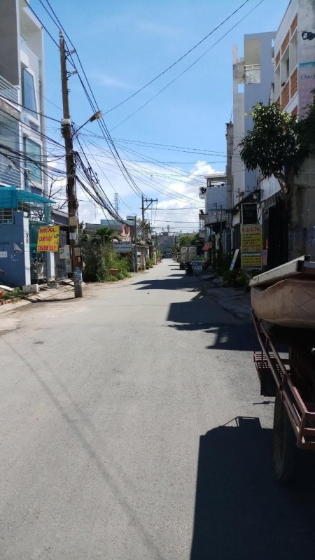 Quận 9 hẻm nhựa 8m kinh doanh ngang gần 5m diện tích 61m2 nở hậu giá chỉ 3,6 tỷ
