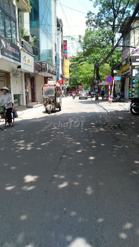 Bán nhà 50m ra đường Lê Đức Thọ, DT 46m2, 3 tầng giá 4.4 tỷ, nhà đẹp ở luôn