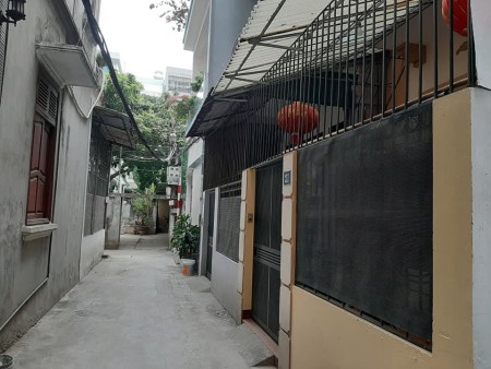 Gia đình cần bán nhà ngõ 282 Kim Giang, 37m2, 4 tầng, 3.5 tỷ. Ngõ thông, cách ô tô tránh 10m