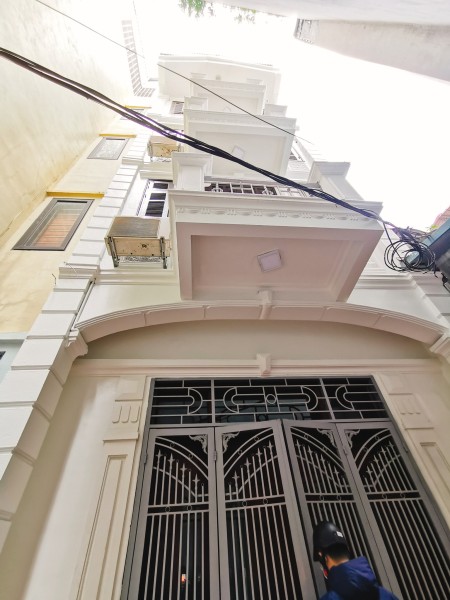 Bán nhà phố Khương Đình diện tích 59m2, 5 tầng giá 4,5 tỷ sổ đỏ chính chủ, bàn giao ngay