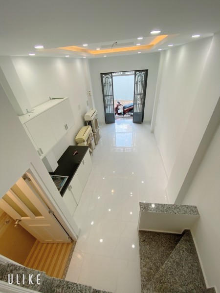 Ngay sát mặt tiền Nguyễn Thượng Hiền, nhà diện tích 3x8 giá bán 4.35 tỷ, sổ sẵn hoàn công