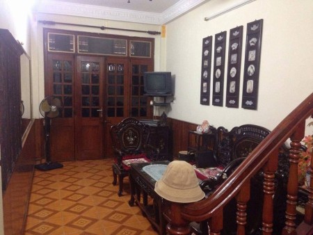 Gia đình cần bán nhà nguyên căn gần khu Aeon Hà Đông tặng nội thất ngõ thông, xe qua lại đông