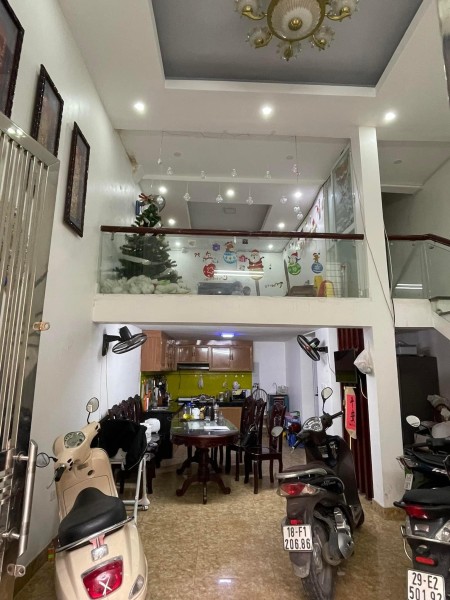 Bán nhà nguyên căn phố Quan Nhân diện tích sử dụng 50m2, 4 tầng, giá bán 5.7 tỷ, lh 0904697768