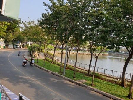 Đi đến slide 4