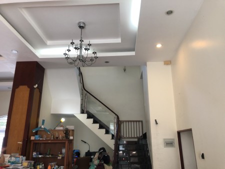 Đừng bỏ lỡ căn biệt thự đường Quốc Hương, Thảo Điền, Quận 2, dt 350m2, có hồ bơi, giá tốt
