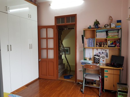 Cần bán nhà mặt phố Vĩnh Hưng, Hoàng Mai, diện tích sử dụng 36m2, 4 tầng, giá 3.05 tỷ