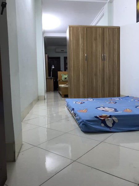 Cần bán nhà mặt phố Cát Linh diện tích sử dụng 40m2 đúc kiên cố 4 tầng, giá bán 82 tỷ