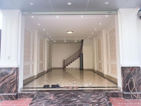 Bán nhà mặt phố Hữu Hòa diện tích sử dụng 45m2 giá bán chỉ 3.65 tỷ đúc kiên cố 4 tầng