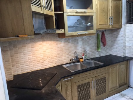 Cho Thuê Nhà Quốc Tử Giám, diện tích sử dụng 40m2 đúc kiên cố 4 tầng, đủ đồ, có sân