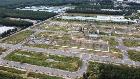 Đất ngay mặt tiền Quốc lộ 13 ngay trung tâm hành chính sầm uất pháp lí minh bạch rõ ràng