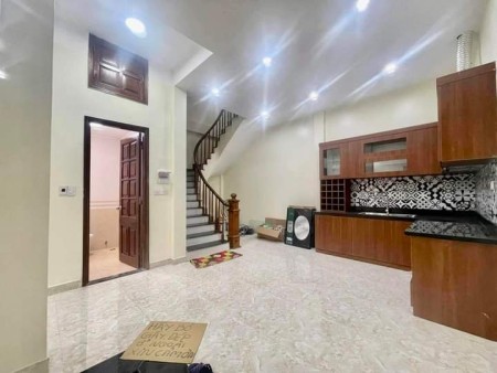 Trung tâm Quận Đống Đa, 3 bước ra mặt phố lô góc 3 mặt thoáng, giá chỉ 7.3 tỷ lh 0921324888