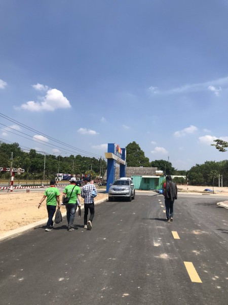 Đất nền ngay mặt tiền đường Quốc Lộ 13, hỗ trợ trả góp không lãi suất 12 tháng sổ sẵn