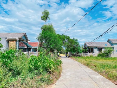 Chính chủ bán nhanh lô đất đẹp ngay trung tâm thị trấn Sịa chỉ 6xx tr/lô