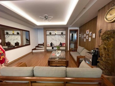 Bán gấp Ngọc Thuy Long Biên dtsd 60m2, 5 tầng lô góc, oto vào nhà liên hệ 0911910586