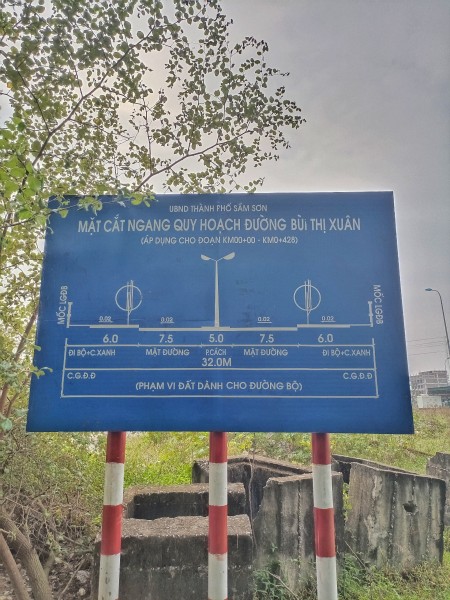 298m đất Đầu Ve tái định cư Hồng Thắng Sầm Sơn, giá rẻ liên hệ 0988196381 sổ chính chủ
