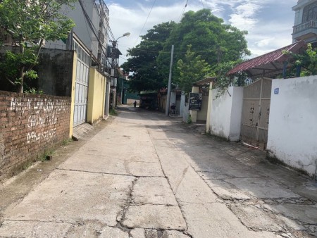 Chính chủ nhờ bán độc quyền thửa đất 90m2 lô góc 2 mặt tiền tại thôn Ngọc Động Đa Tốn