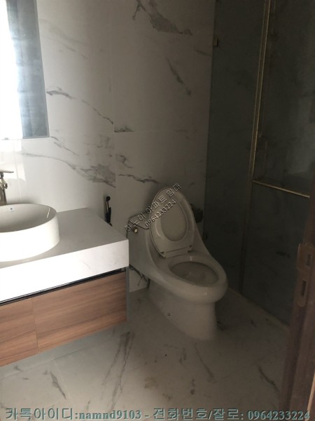 Cho thuê căn 4N nội thất cơ bản chung cư Sunshine Center tầng cao view thoáng, giá tốt