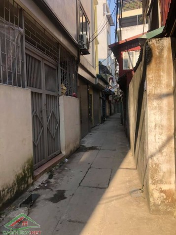 Bán gấp nhà ngõ 264 Âu Cơ giá 2.1 tỷ, dt 75m2, M 5m, giao luôn