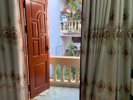 Bán nhà phố Cầu Giấy, diện tích sử dụng 43m2, đúc 4 tầng mặt tiền 4m, giá bán 4.8 tỷ, sổ sẵn