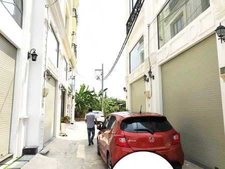 Bán lô đất hẻm xe hơi đường Huỳnh Tấn Phát, phường Phú Mỹ, Quận 7 giá 4.2 tỷ