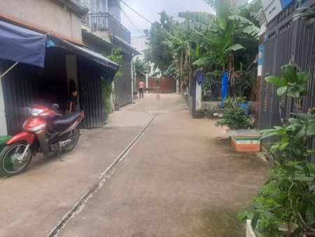 Bán nhà mặt tiền hẻm Nữ Dân Công giá đầu tư sinh lời, nội thất cơ bản, khu an ninh yên tĩnh