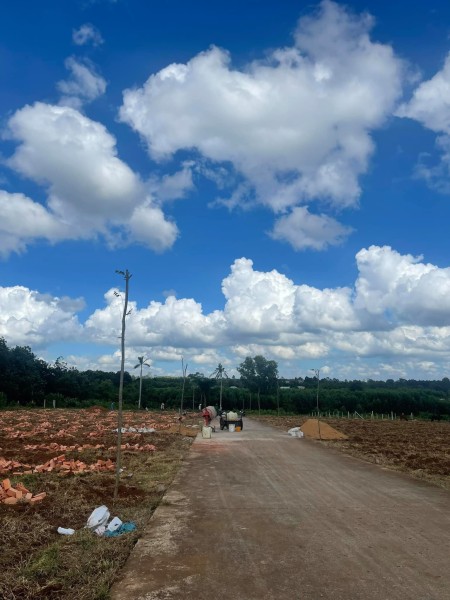 Cần bán nhanh 150m2 đất Sông Xoài cách khu Sân Vận Động xã Sông Xoài 1km LH 0902514989