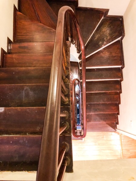 Bán nhà phố Hoàng Hoa Thám, nhà lô góc, chủ nhà là giảng viên đại học, 40m2, giá 5.95 tỷ