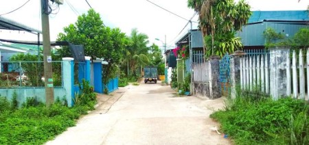 Bán lô đất vuông vức, sạch sẽ gần chợ đường ô tô vào tận nơi ngân hàng hỗ trợ vay