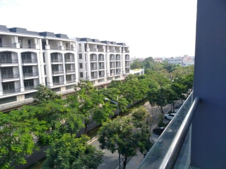 Bán gấp căn nhà phố Đông Nam đường 37 M5 KĐT Vạn Phúc City, DT 180m2m, Hầm 5 lầu, giá 37 tỷ