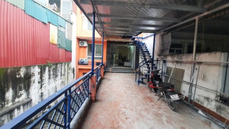 Cho thuê 2 tầng làm văn phòng hoặc cửa hàng tại đường Âu Cơ giá cho thuê 25 triệu/tháng