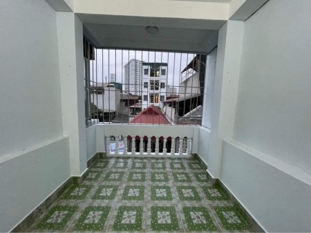 Bán nhà Giáp Nhất Quận Thanh Xuân bao đẹp, còn mới nguyên, diện tích 24m2, giá bán 2.7 tỷ