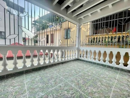 Sốc chủ cần bán nhà nguyên căn Quang Trung Hà Đông ô tô vào nhà dtsd 41m2, giá 3.9 tỷ
