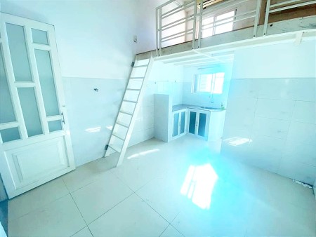 Cho thuê phòng trọ mới xây ngay trung tâm Quận Tân. Bình giá bao rẻ, có sẵn đầy đủ nội thất