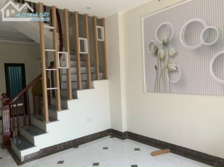 Cần Bán nhà Trương Định, Hà Nội, diện tích sử dụng 30m2, đúc 2,5 tầng, giá bán 2 tỷ lhcc