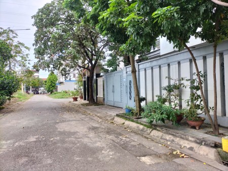 Biệt thự lô góc đường Thới An, diện tích sử dụng 188m2, giá bán chỉ 13 tỷ, sổ sẵn chính chủ