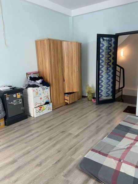 Bán nhà Nguyễn Xiển Thanh Xuân giá bán 1.6 tỷ, dtsd 30m2 đúc 3 tầng, mặt tiền 4.2m