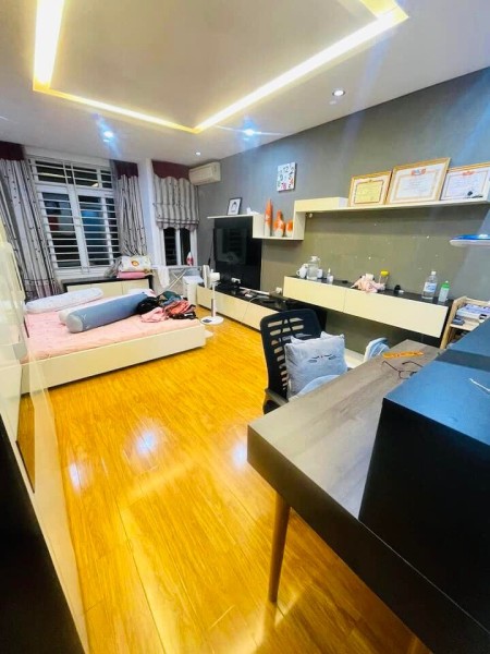 Bán nhà đẹp trung tâm Đống Đa phân lô ô tô tránh dtsd 35m2, 5 tầng đúc, mt 4m, giá 5.9 tỷ