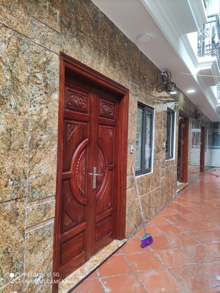 Chính chủ bán nhà 33m2*5 tầng, 5,5m mặt tiền tại Việt Hưng hàng xóm Vincom. giá chỉ 3,1 tỷ