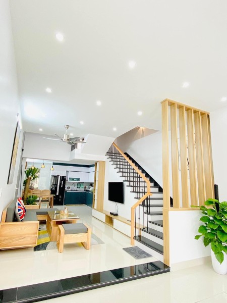 Bán nhà vị trí đắc địa Minh Khai Hai Bà Trưng, dtsd 40m2, 5 tầng nhà phố đẹp nhất khu giá chỉ 4.5 tỷ